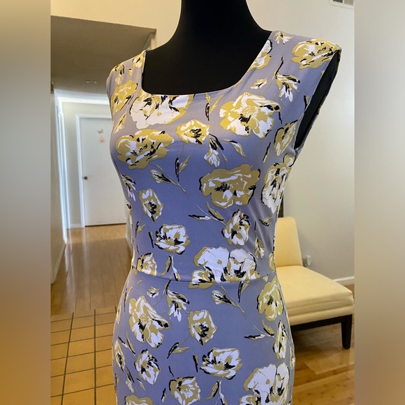 NWOT MERMAID DRESS GRAY FLOWER DESIGN - Picture 3 of 12